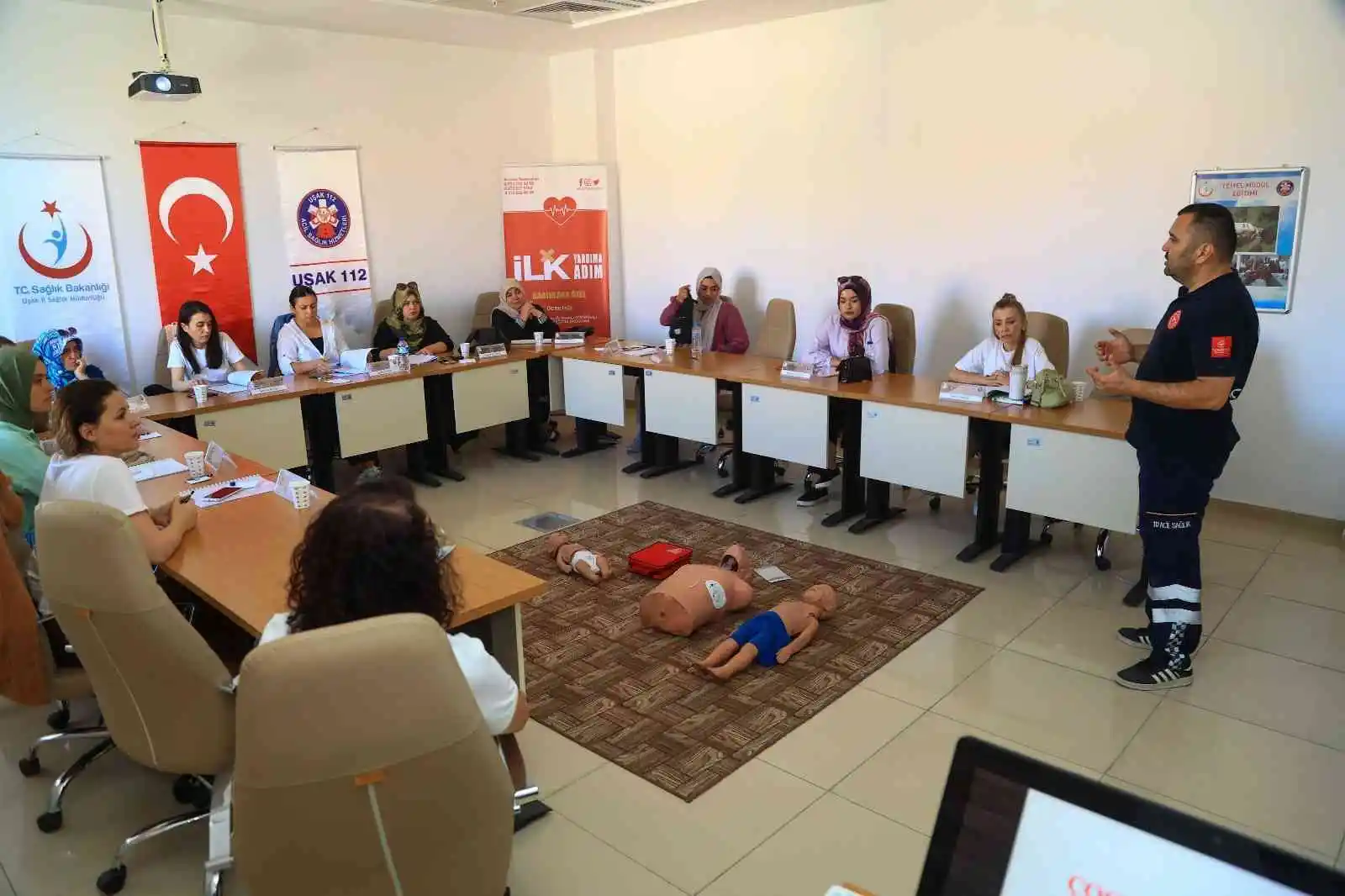 Uşaklı kadınlar ilk yardım eğitimi aldı
