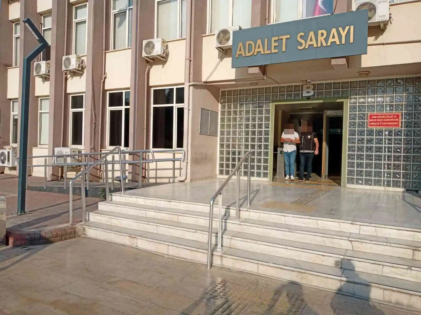 Uyuşturucu taciri narkotik polisinden kaçamadı