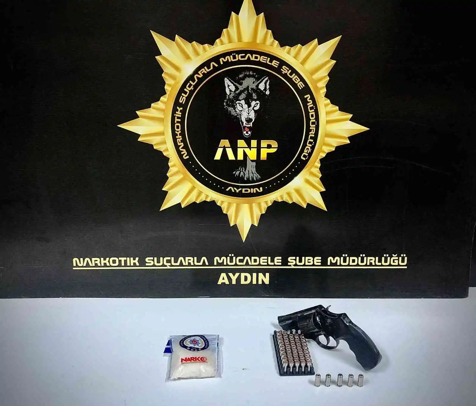 Uyuşturucu taciri narkotik polisinden kaçamadı