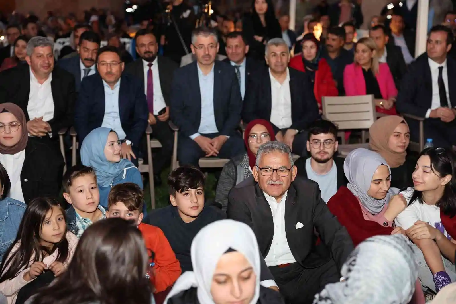 Valilik ve Büyükşehir’den 790 yıllık tarihi kervansarayda muhteşem konser
