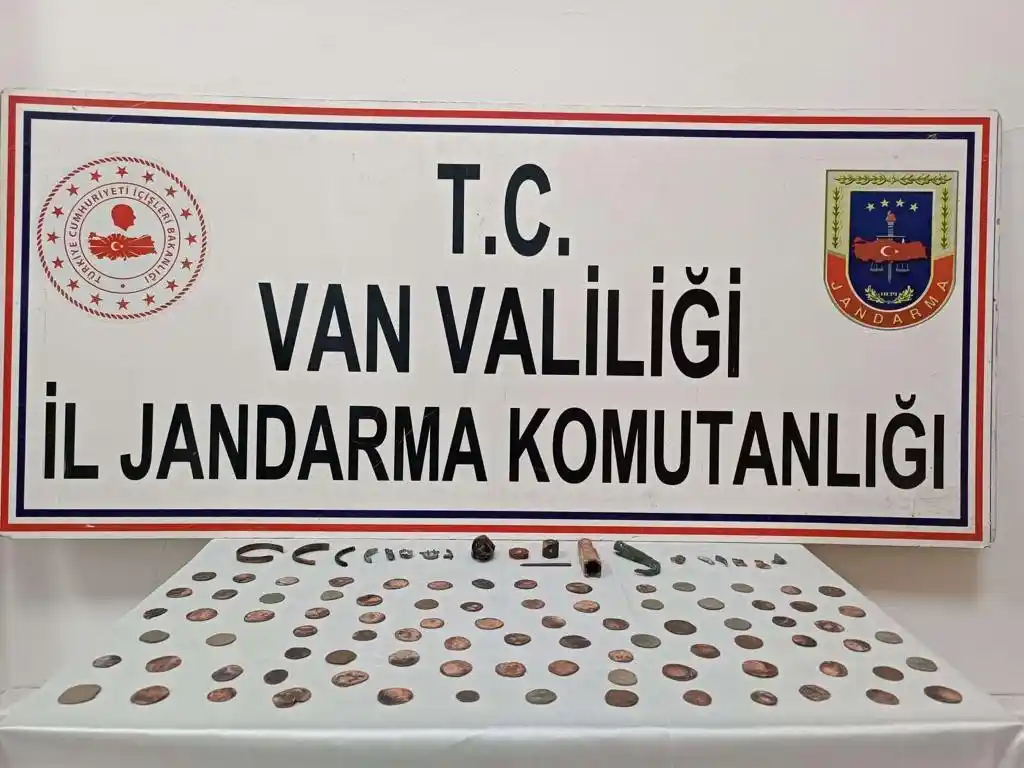 Van'da 85 adet sikke ve 22 adet obje ele geçirildi
