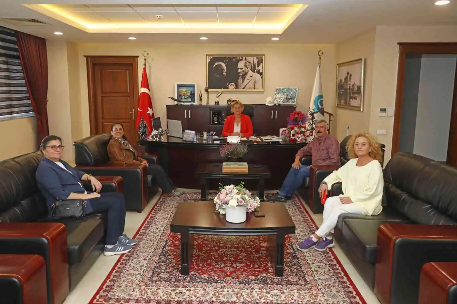 Vekil Başkan Fatma Sibel Salı Karabacakoğlu vatandaşları dinledi