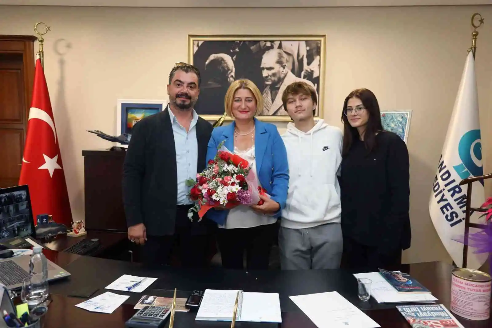 Vekil Başkan Fatma Sibel Salı Karabacakoğlu vatandaşları dinledi