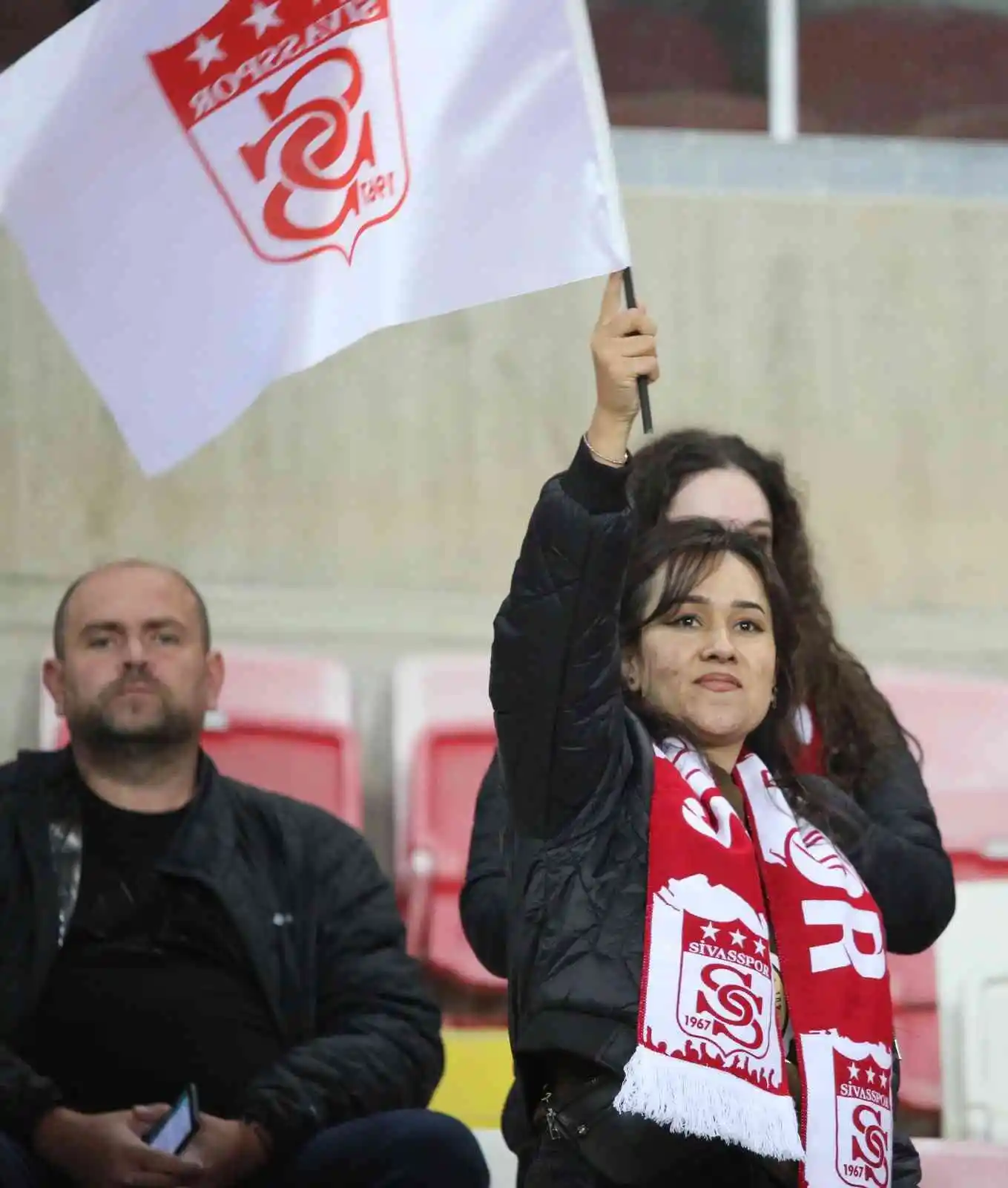 Yabancı öğrenciler tribünleri renklendirdi