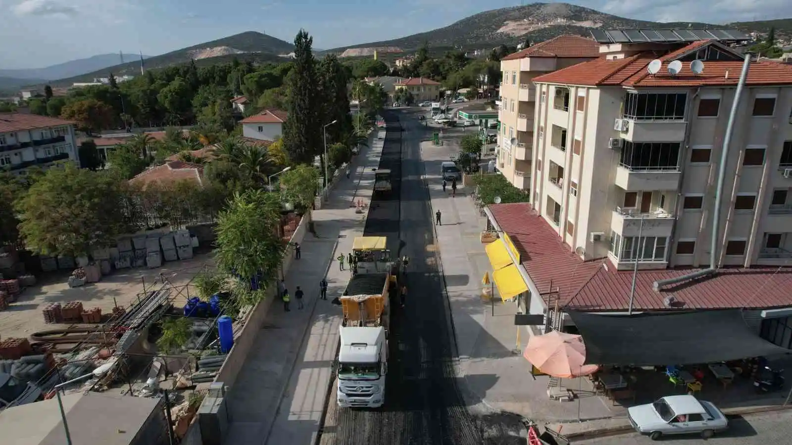 Yatağan Mehmet Özcan Caddesinde sıcak asfalt çalışması tamamlandı
