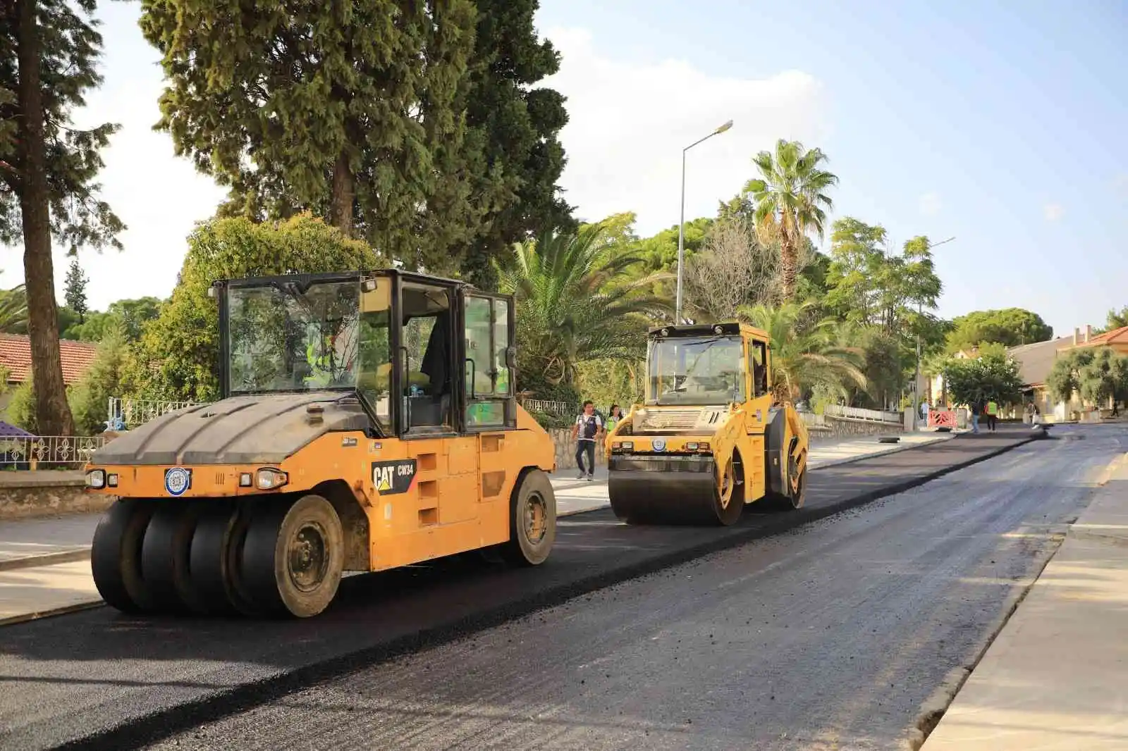 Yatağan Mehmet Özcan Caddesinde sıcak asfalt çalışması tamamlandı
