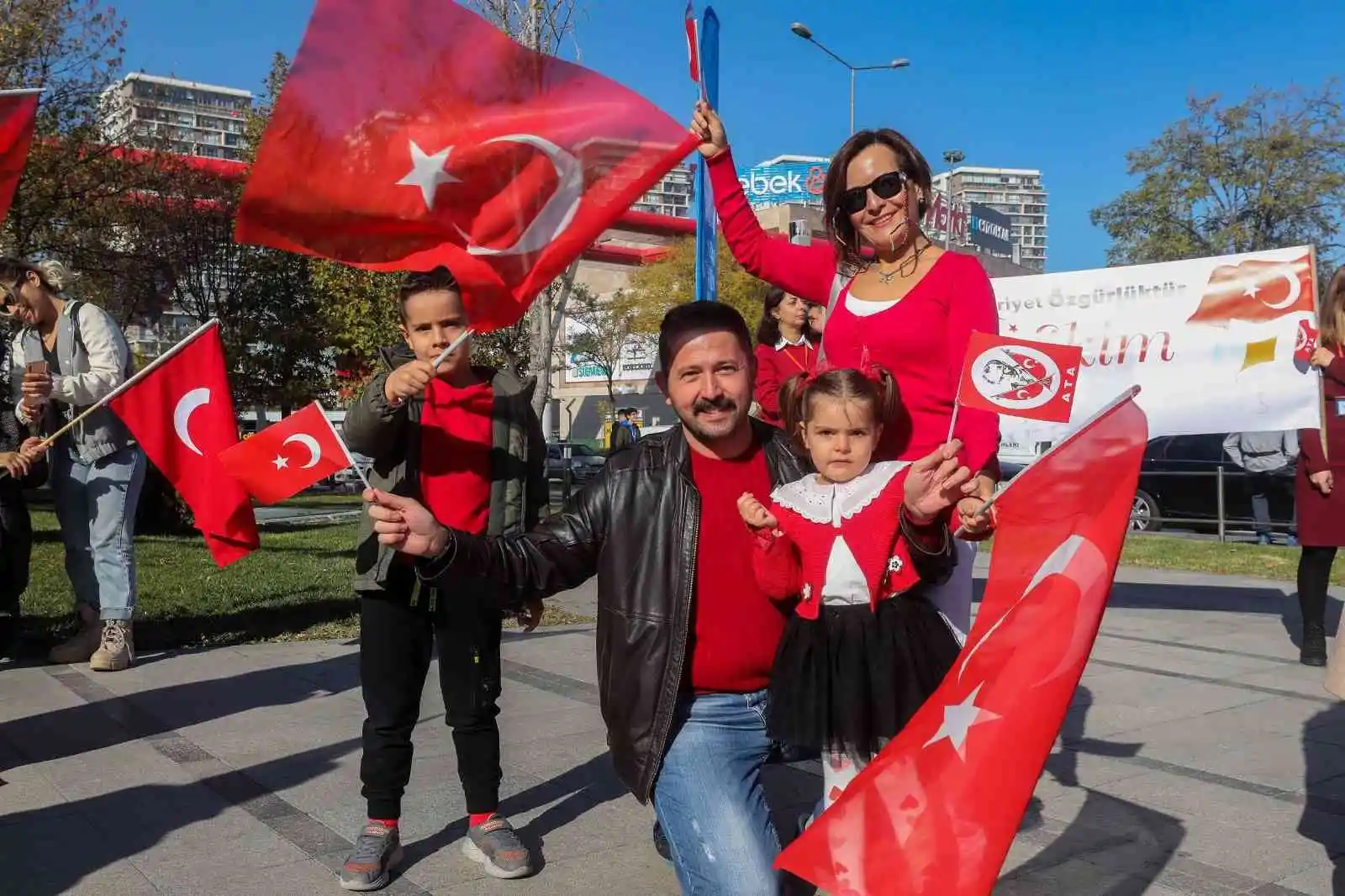 Yenimahalle’de Cumhuriyet Bayramı coşkuyla kutlandı
