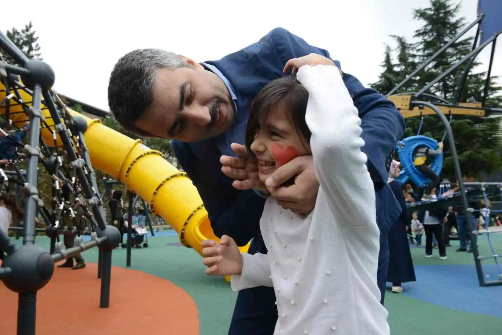 Yıldırım’ın çehresi parklarla güzelleşiyor