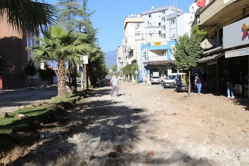 Yılmaz Akpınar Bulvarı yenileniyor