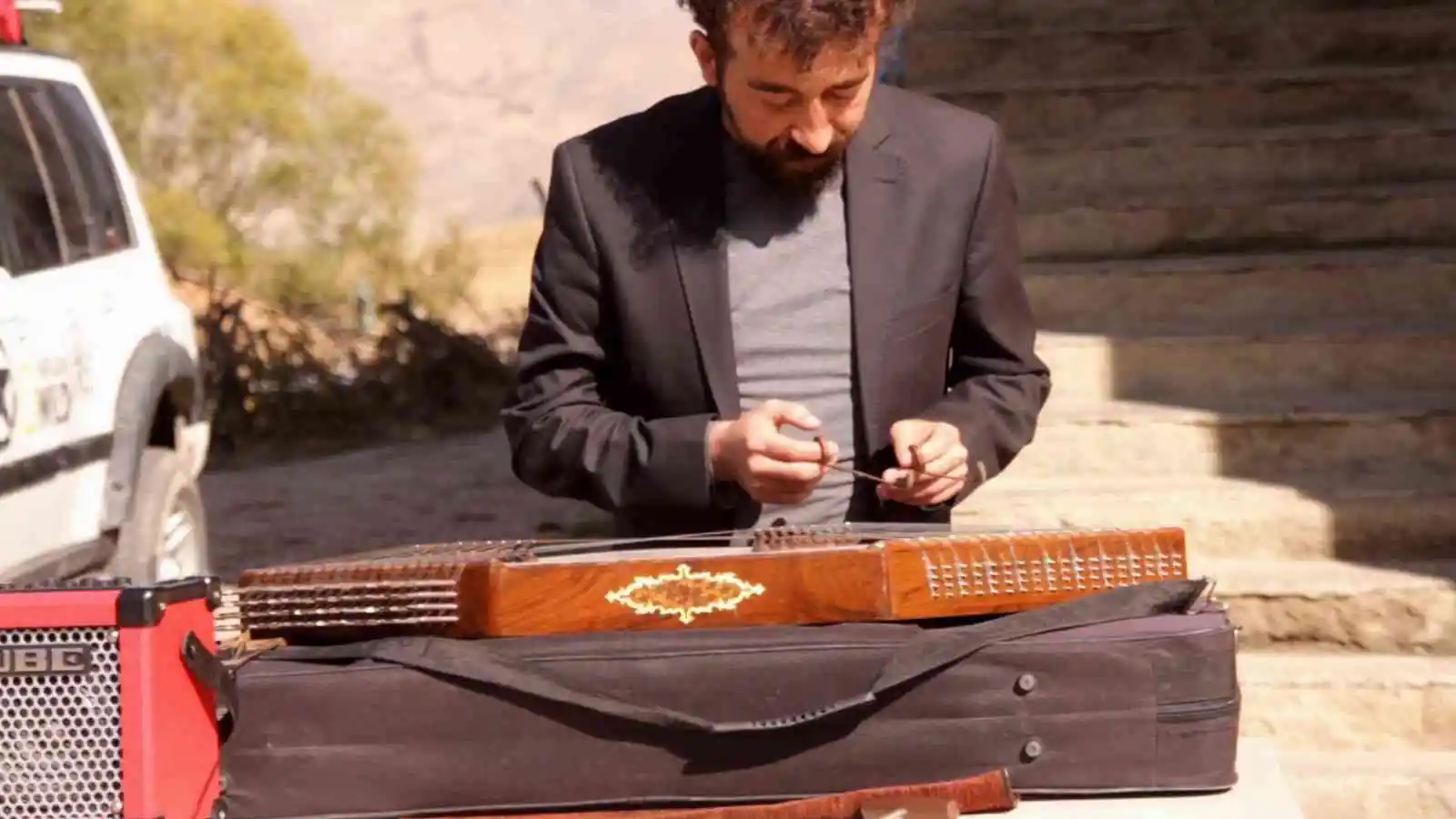 Yüksekova'da '29 Ekim Cumhuriyet Bayramı' Santur'la kutlandı