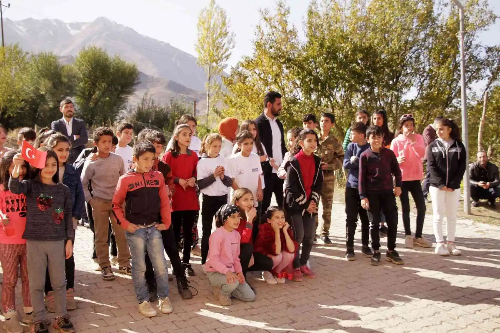 Yüksekova’da ‘29 Ekim Cumhuriyet Bayramı’ Santur’la kutlandı