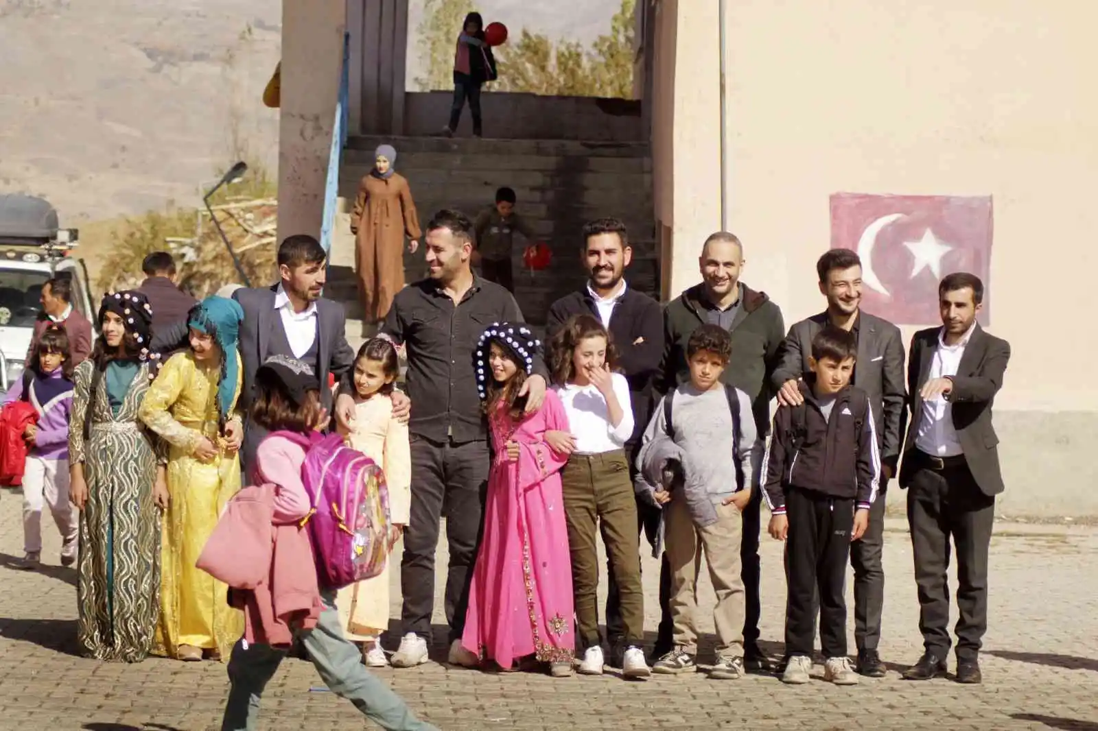 Yüksekova’da ‘29 Ekim Cumhuriyet Bayramı’ Santur’la kutlandı