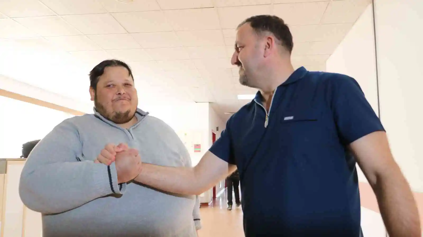 217 kiloyla yürüyemeyecek hale geldi, tüp mide ameliyatıyla kilolarından kurtulacak