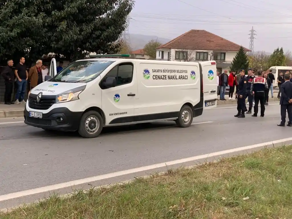 3 araç birbirine girdi: 1 ölü, 4 yaralı