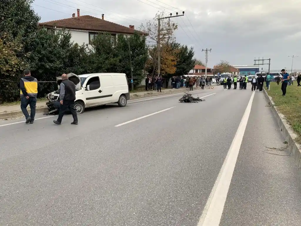 3 araç birbirine girdi: 1 ölü, 4 yaralı