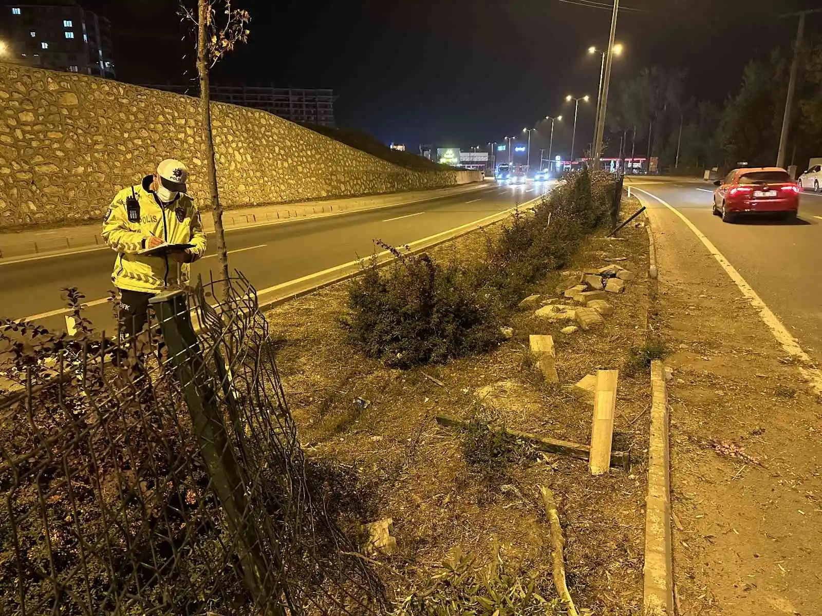50 metre taklalar atarak sürüklenen araçta burnu bile kanamadı