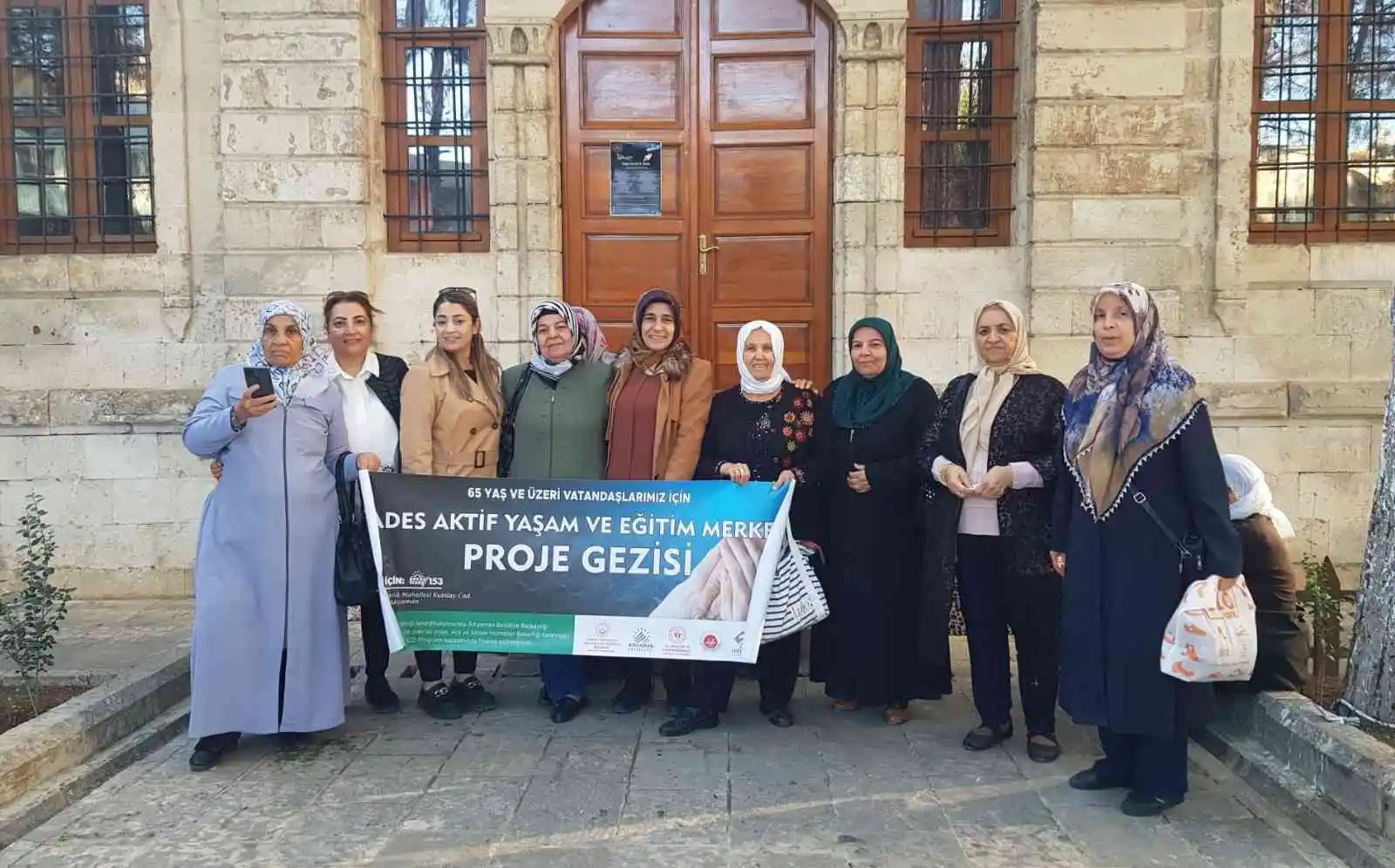 65 Yaş üstü vatandaşlar geziyor