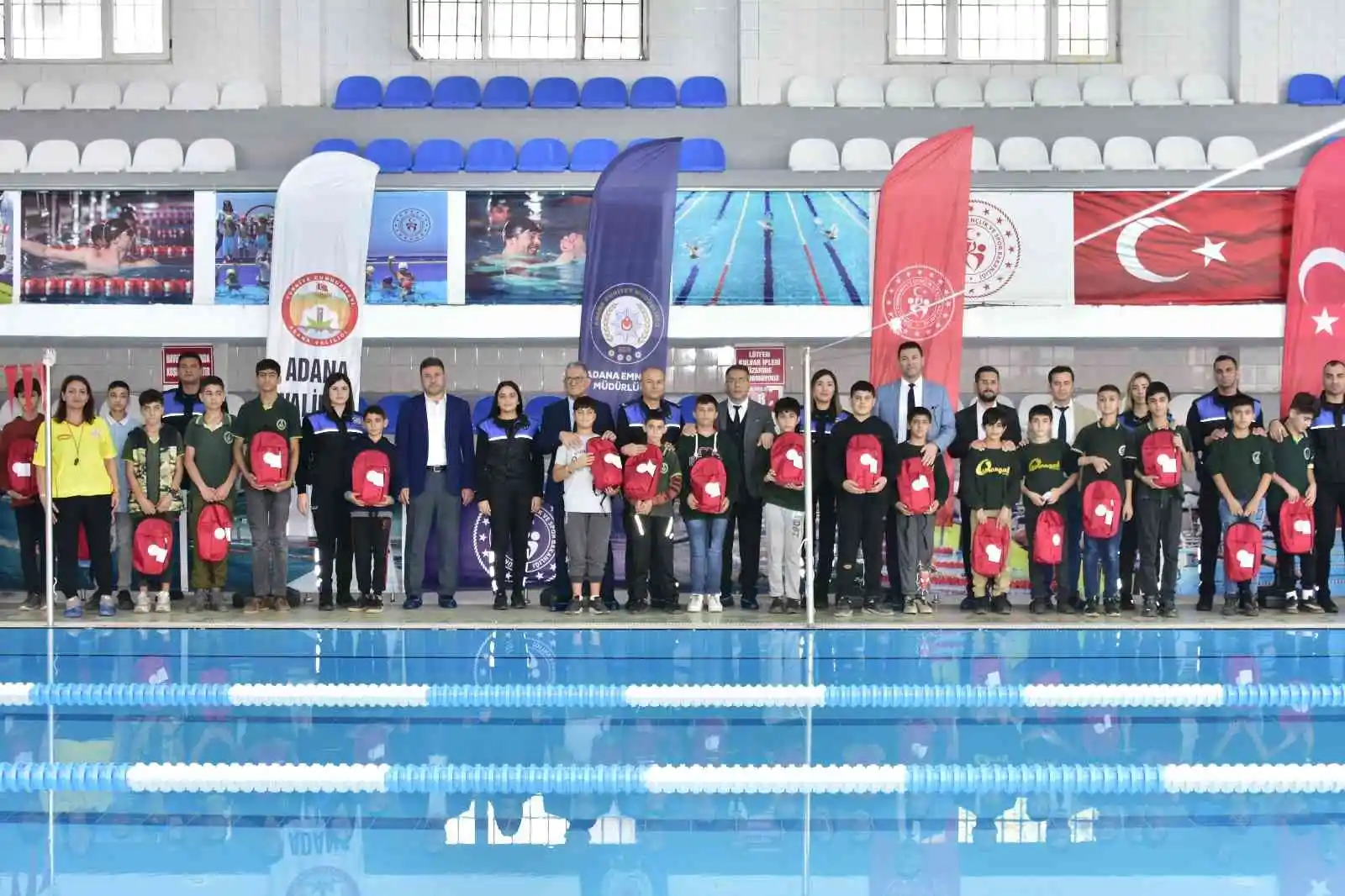 Adana'da 29 kişi boğulunca polis çocukları yüzme kursuna başlattı