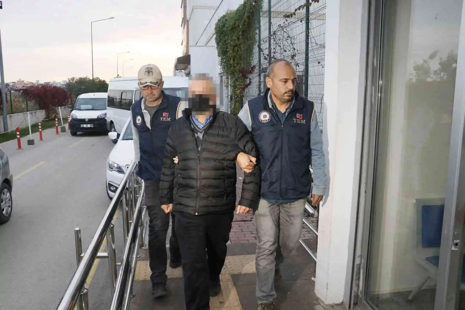 Adana merkezli 7 ilde FETÖ operasyonu: 75 gözaltı kararı