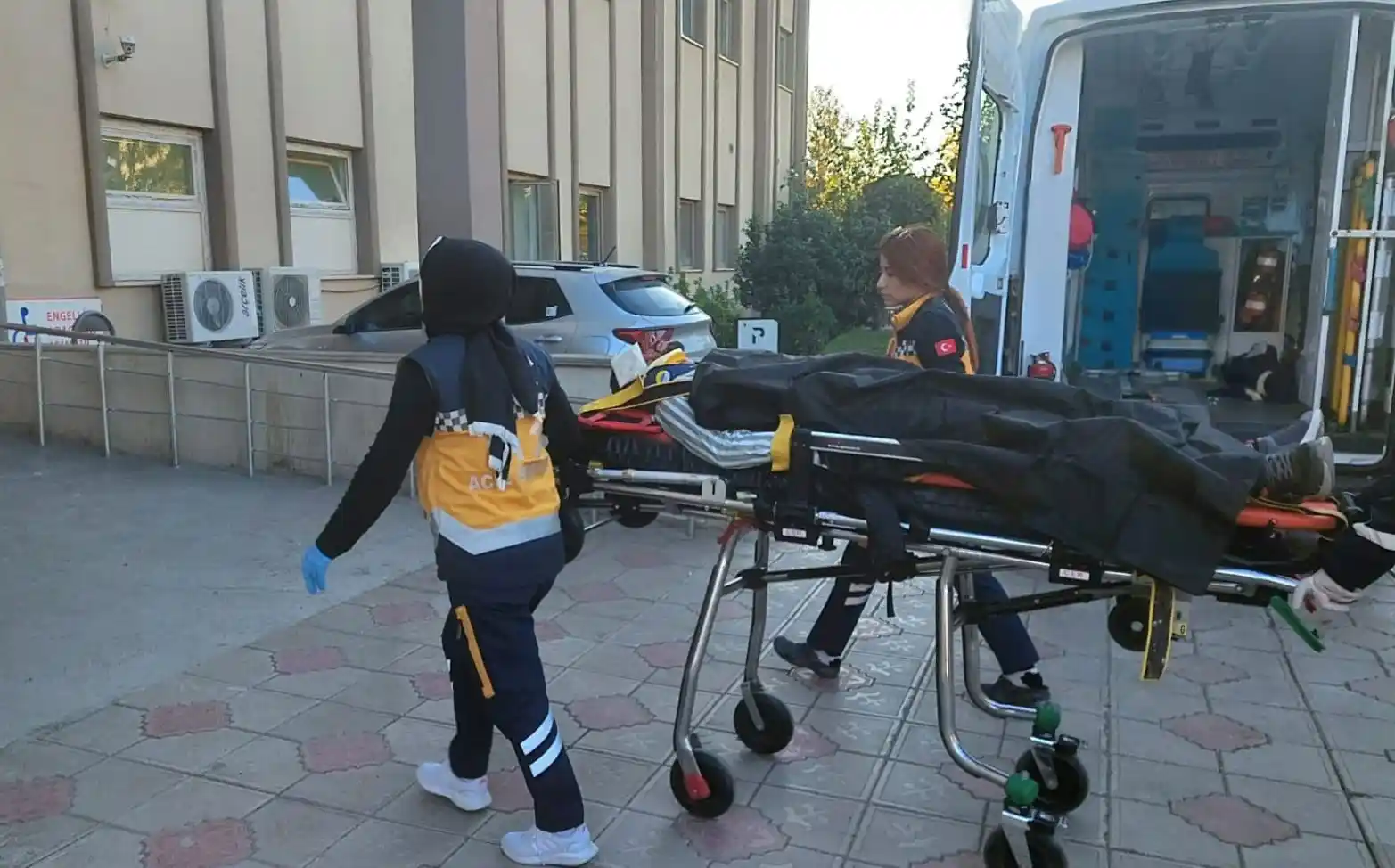 Adıyaman'da motosiklet şarampole uçtu: 2 yaralı