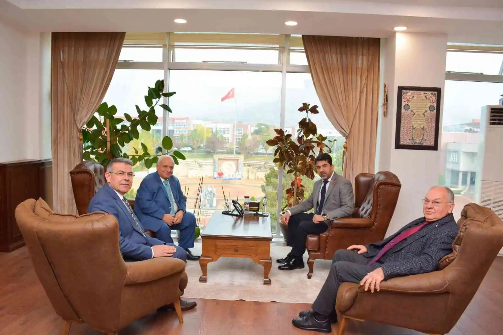 ADÜ Rektörü Aldemir, eski bakan Koç'u ağırladı