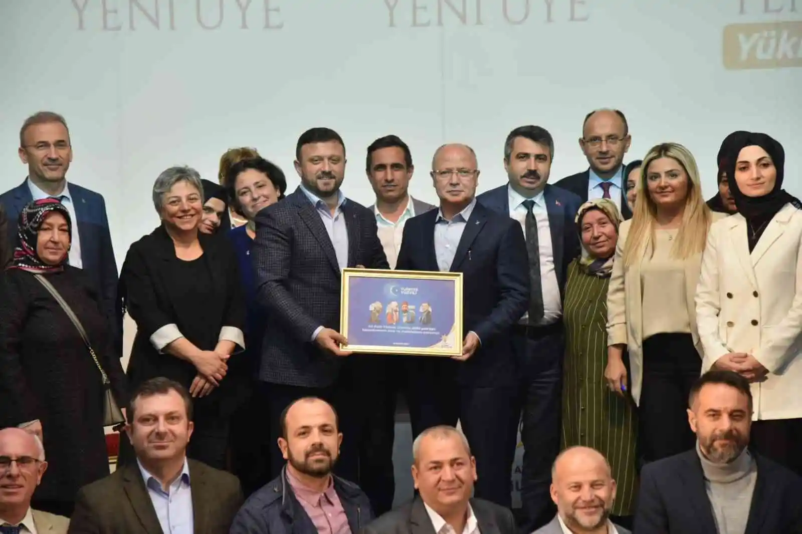 AK kadrolar Bursa'ya doğru hizmetlerin verilmesi için çalışıyor
