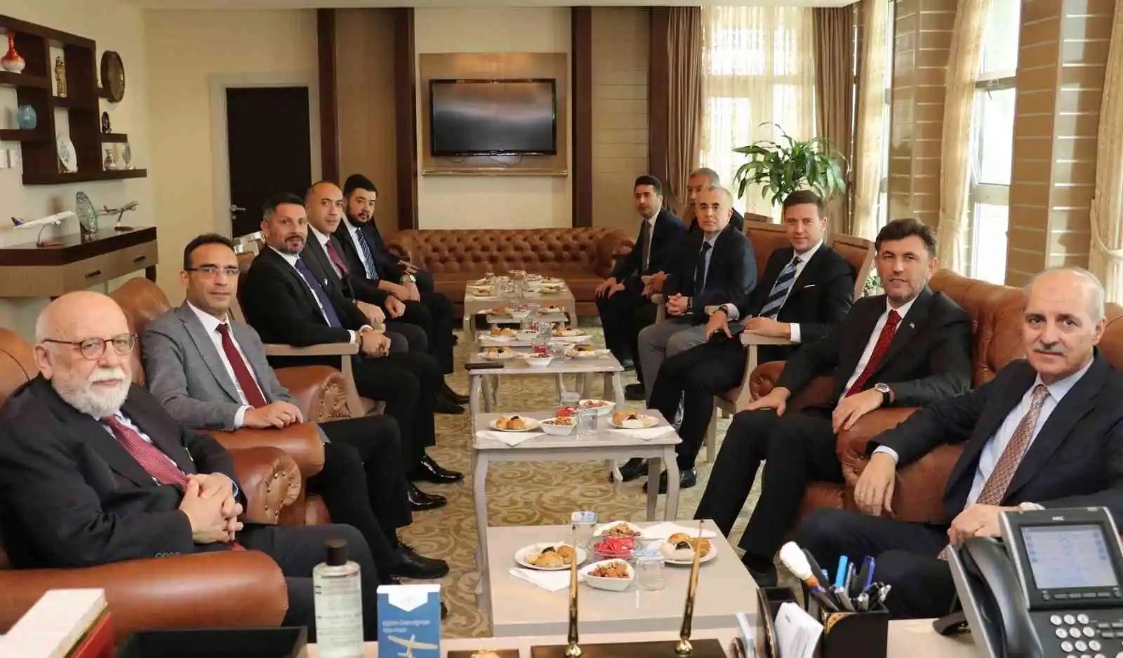 AK Parti Genel Başkanvekili Prof. Dr. Numan Kurtulmuş ESOGÜ öğrencileri ile buluştu