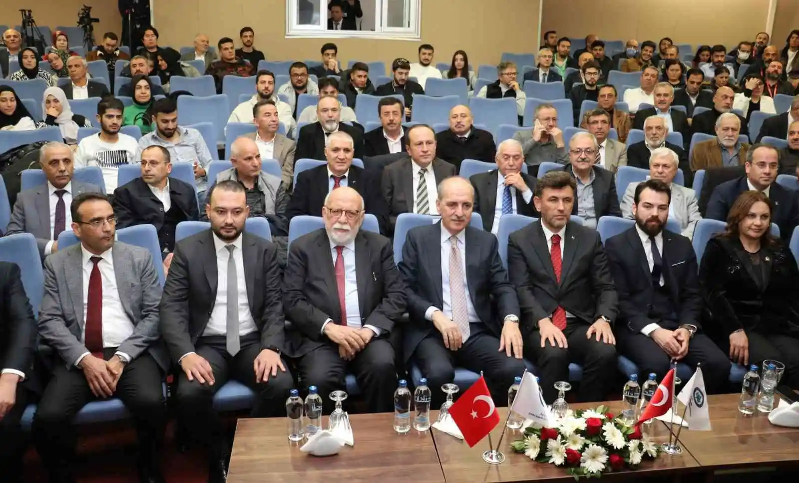 AK Parti Genel Başkanvekili Prof. Dr. Numan Kurtulmuş ESOGÜ öğrencileri ile buluştu