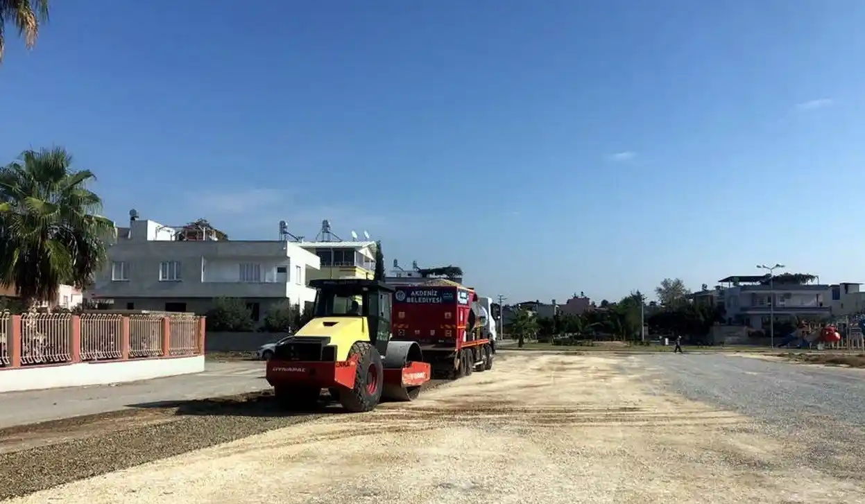 Akdeniz'de üst yapı çalışmaları sürüyor