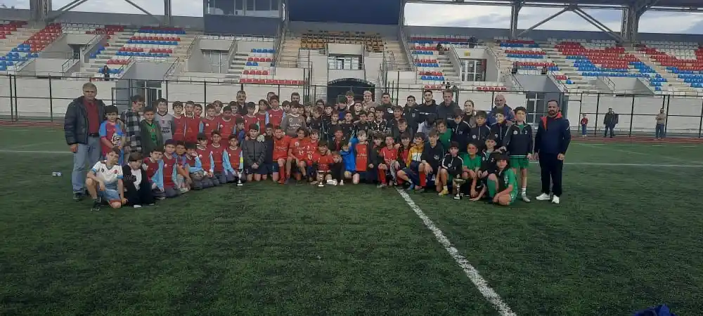 Akyazı'da futbol turnuvası düzenlendi