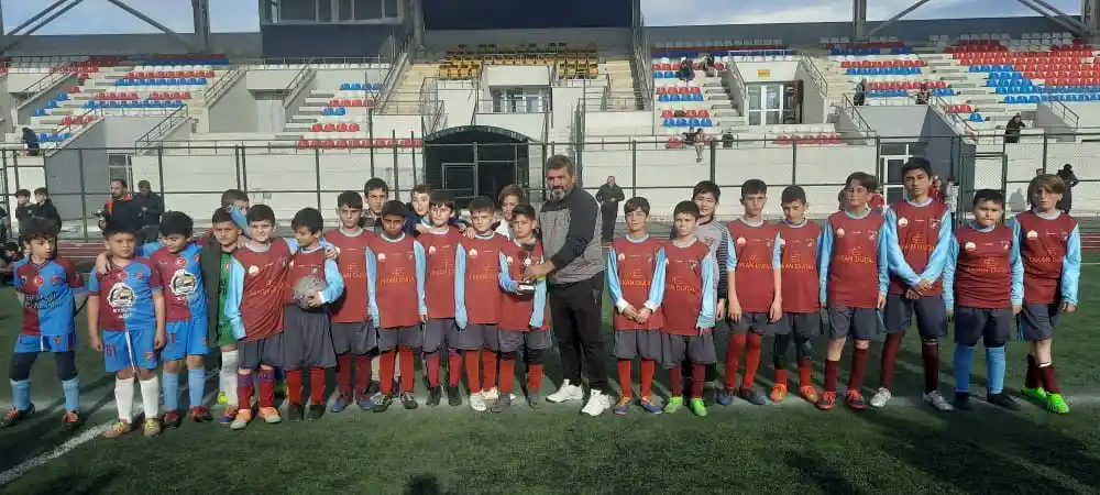 Akyazı’da futbol turnuvası düzenlendi