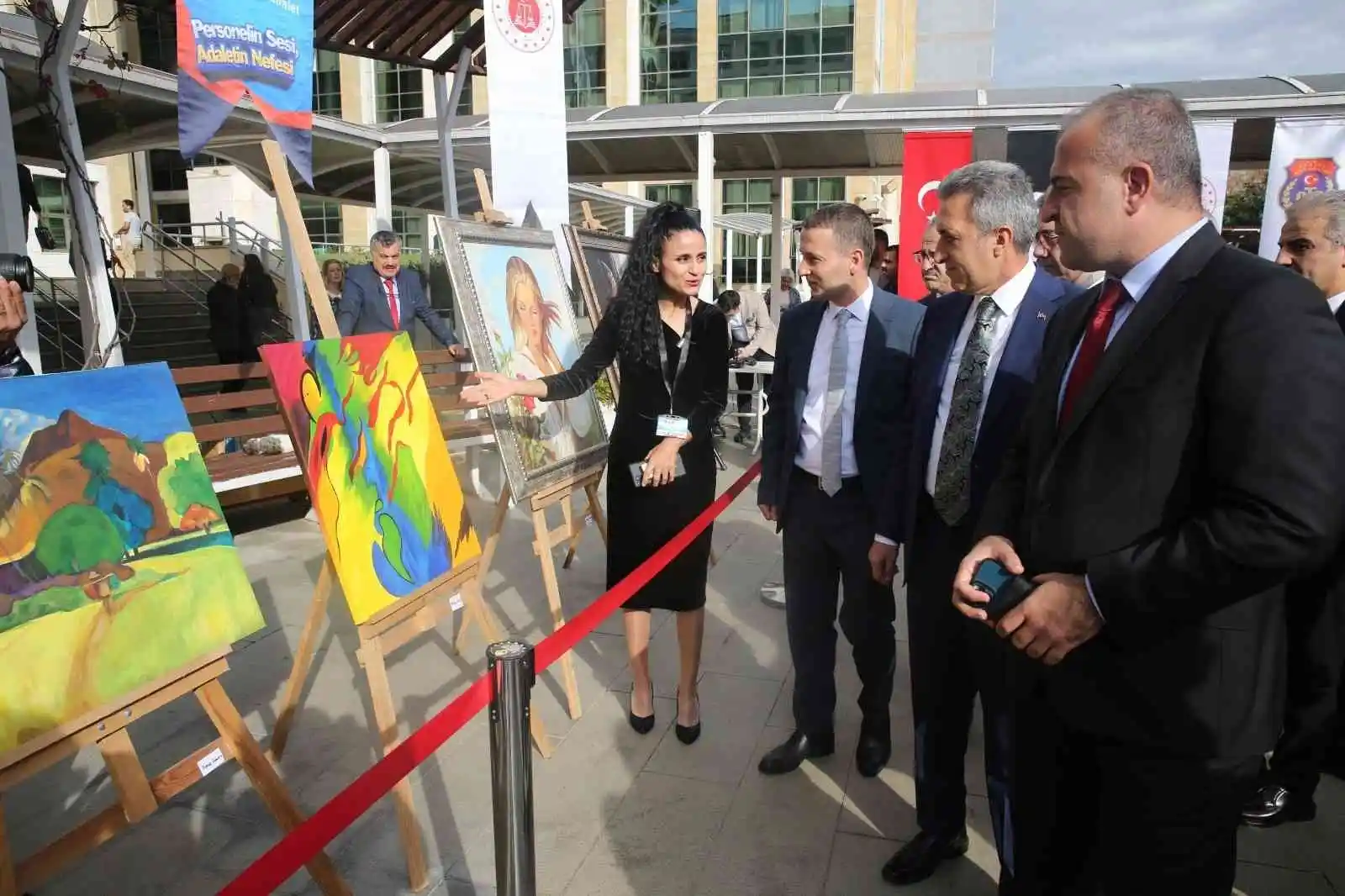 Antalya'da adalet çalışanlarından resim sergisi