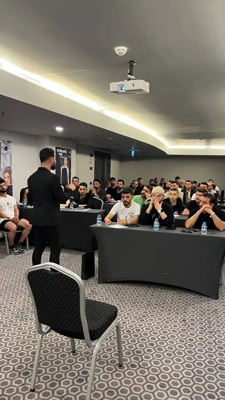 Antalya’da renkli saç tasarımı eğitimi