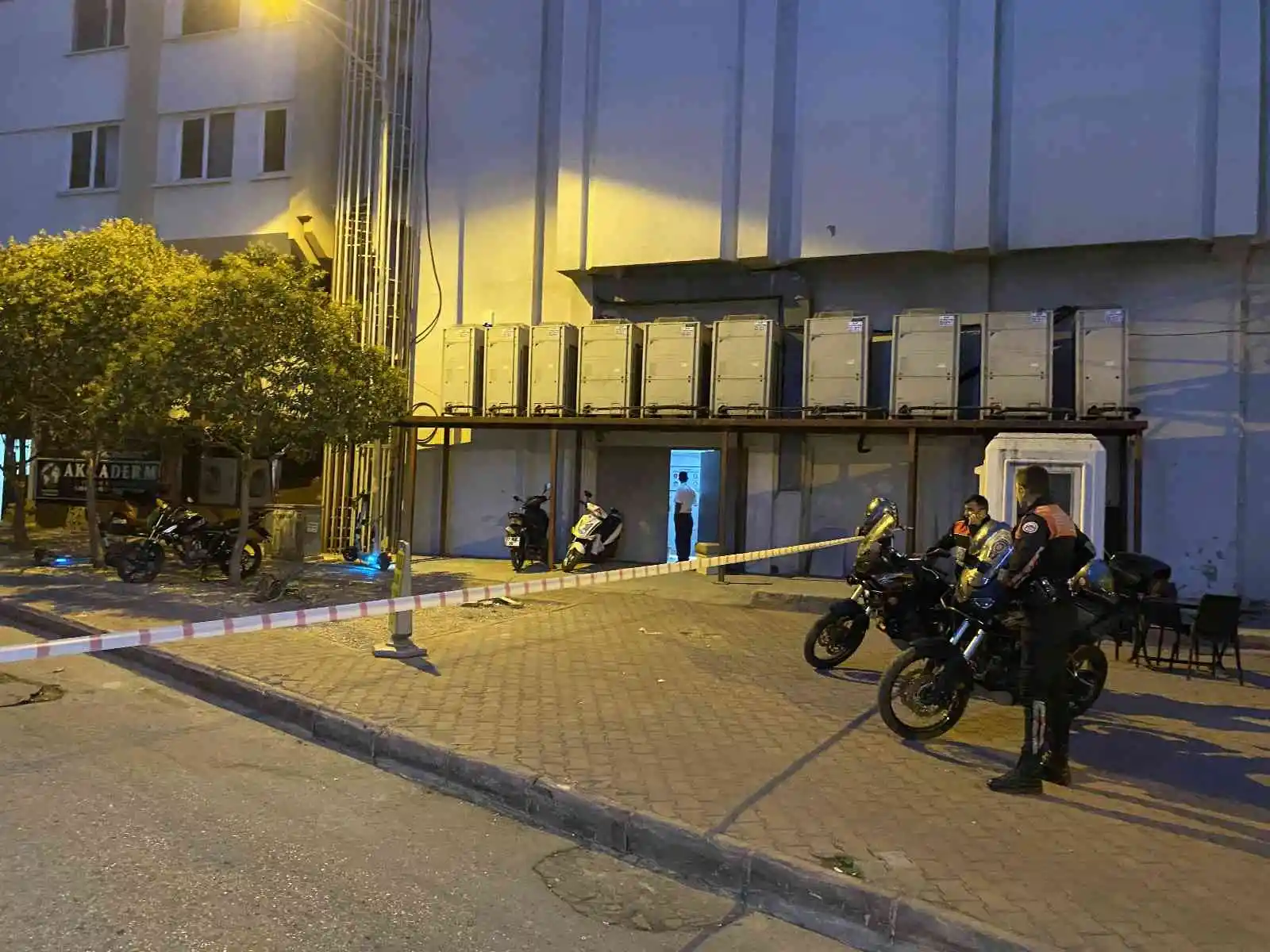 Antalya’da şüpheli çanta boş çıktı