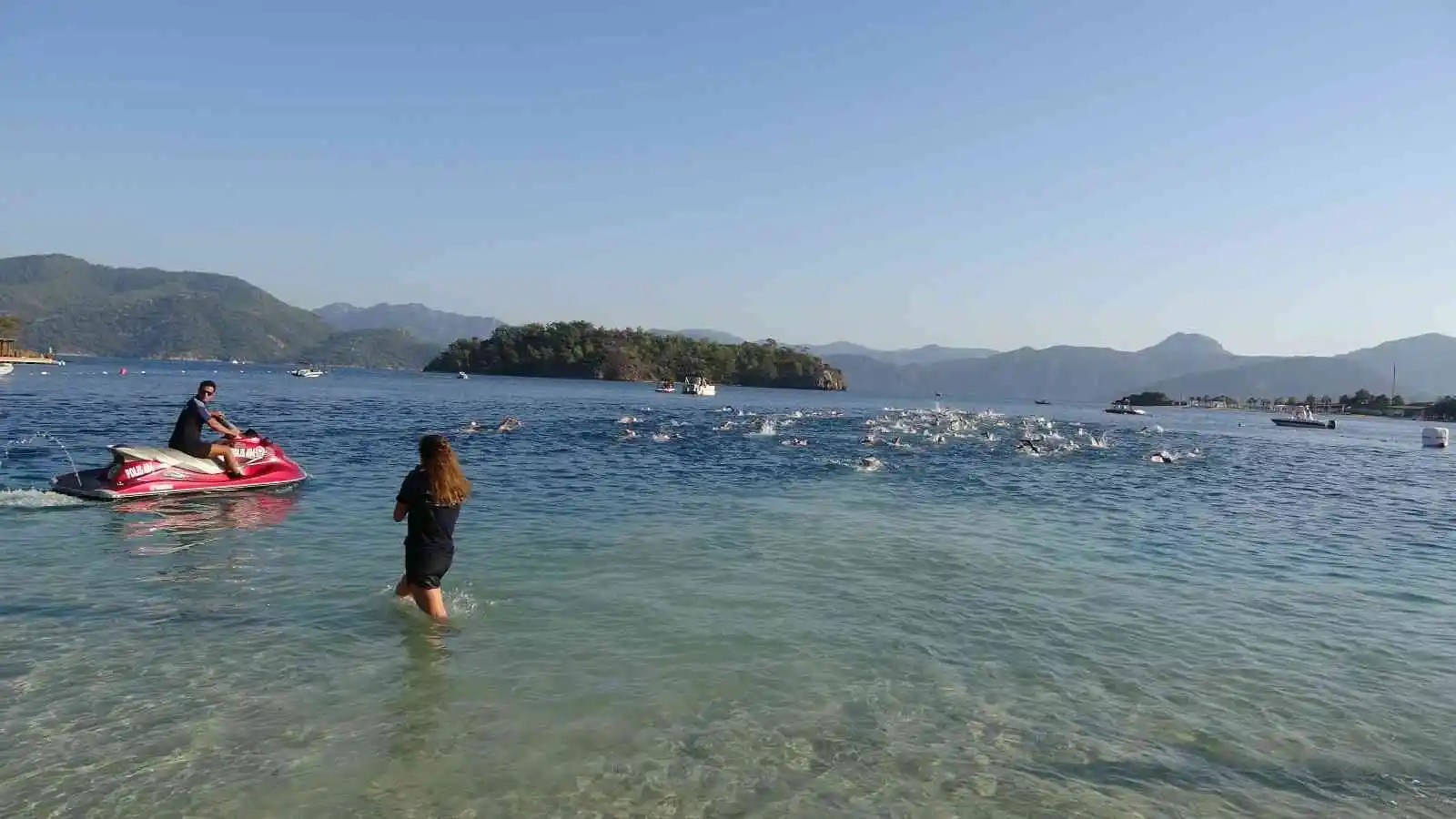 Aquamasters Yüzme şampiyonasının ilk günü tamamlandı