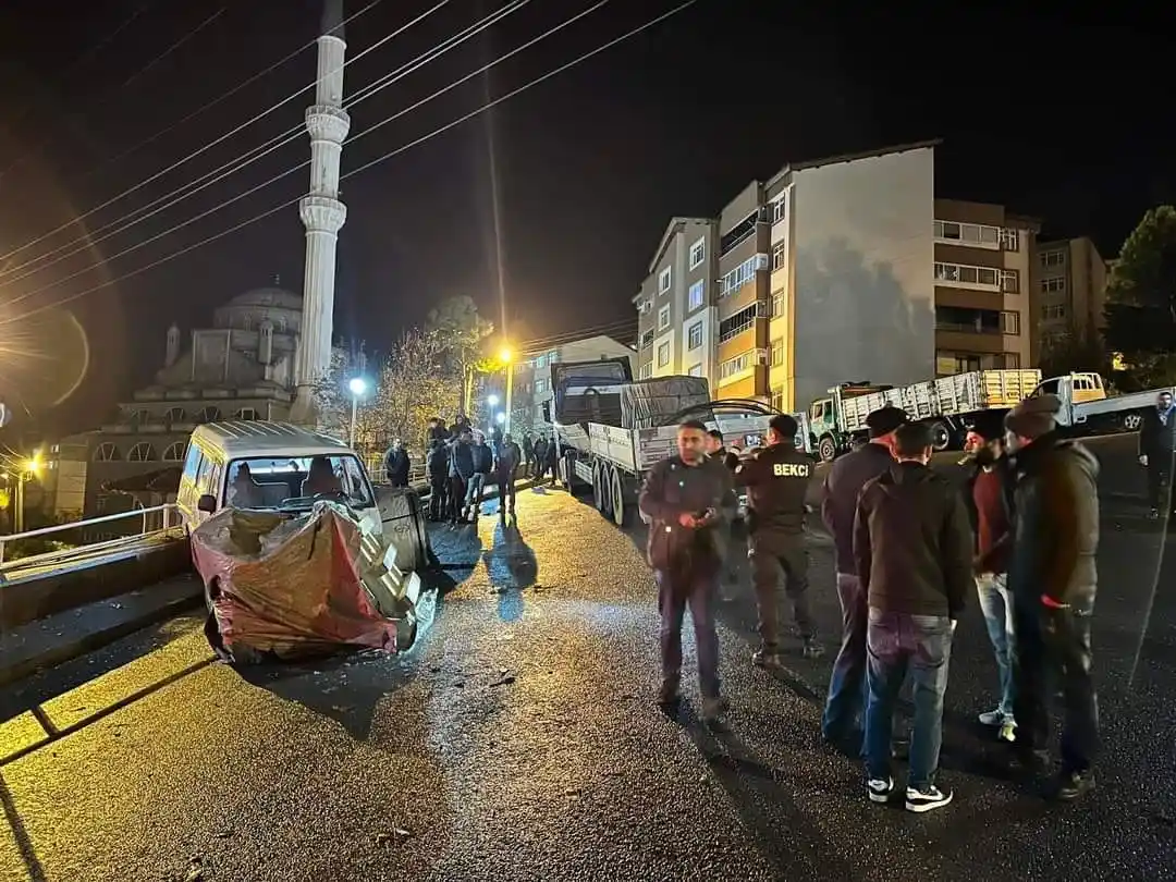 Aracıyla ilerlerken hayatının şokunu yaşadı, faciadan dönüldü
