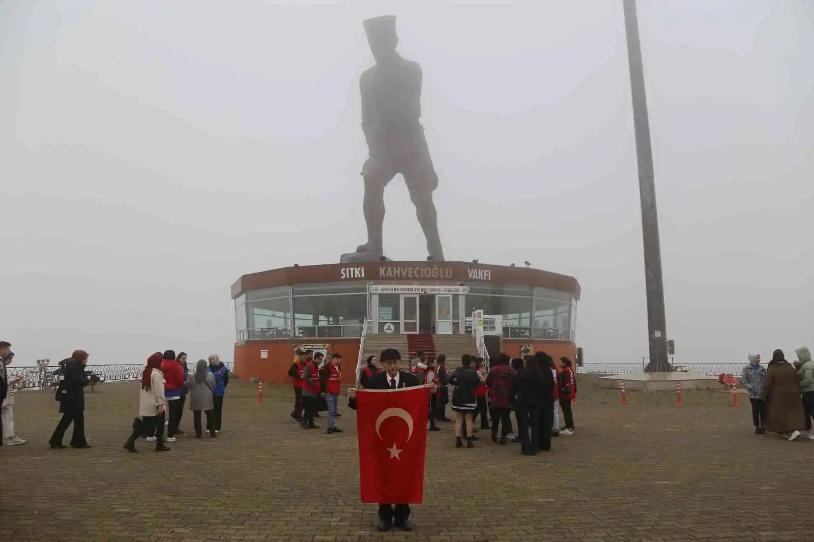 Artvin’de 96 yaşındaki Kore Gazisi her 10 Kasım’da Atatürk’ün huzurunda
