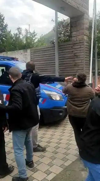 Artvin’de polisi vuran zanlıyı linçten yine polis ve jandarma ekipleri kurtardı