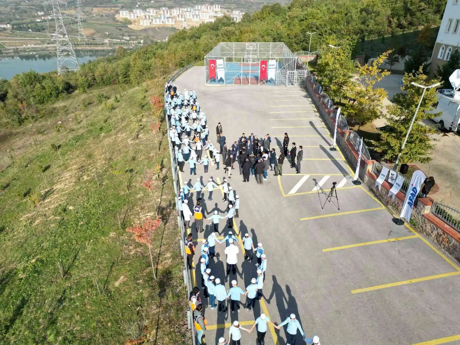 Asrın felaketini yaşayan şehirde hayat kurtaracak tatbikat
