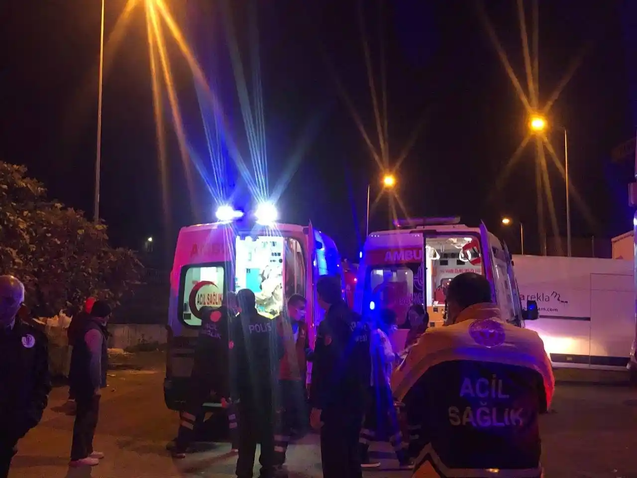 Ataşehir’de iş yerinde oksijen tüpü patladı: 2 yaralı
