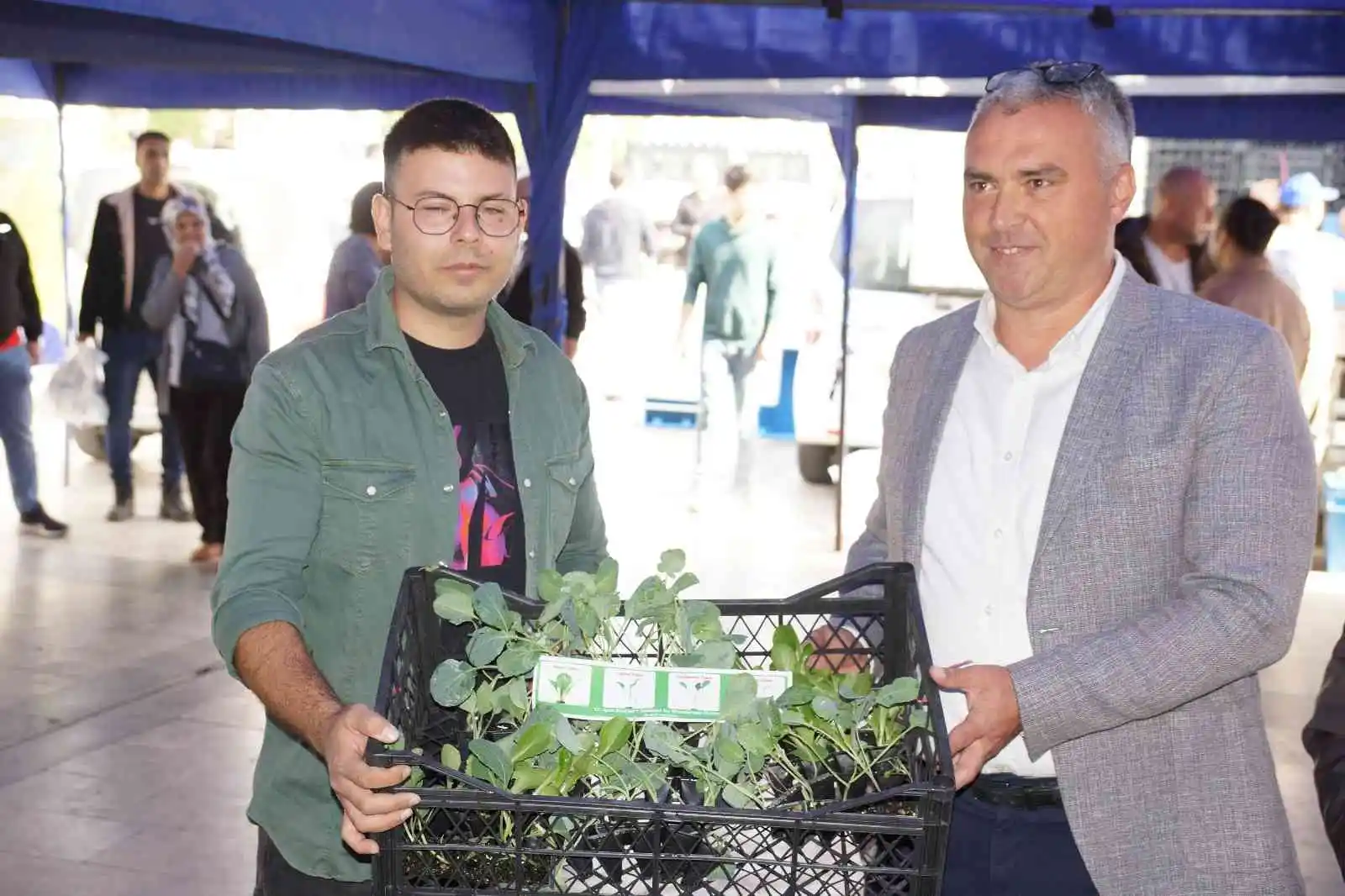 Aydın Büyükşehir Belediyesi, 100 bin sebze fidesi dağıttı