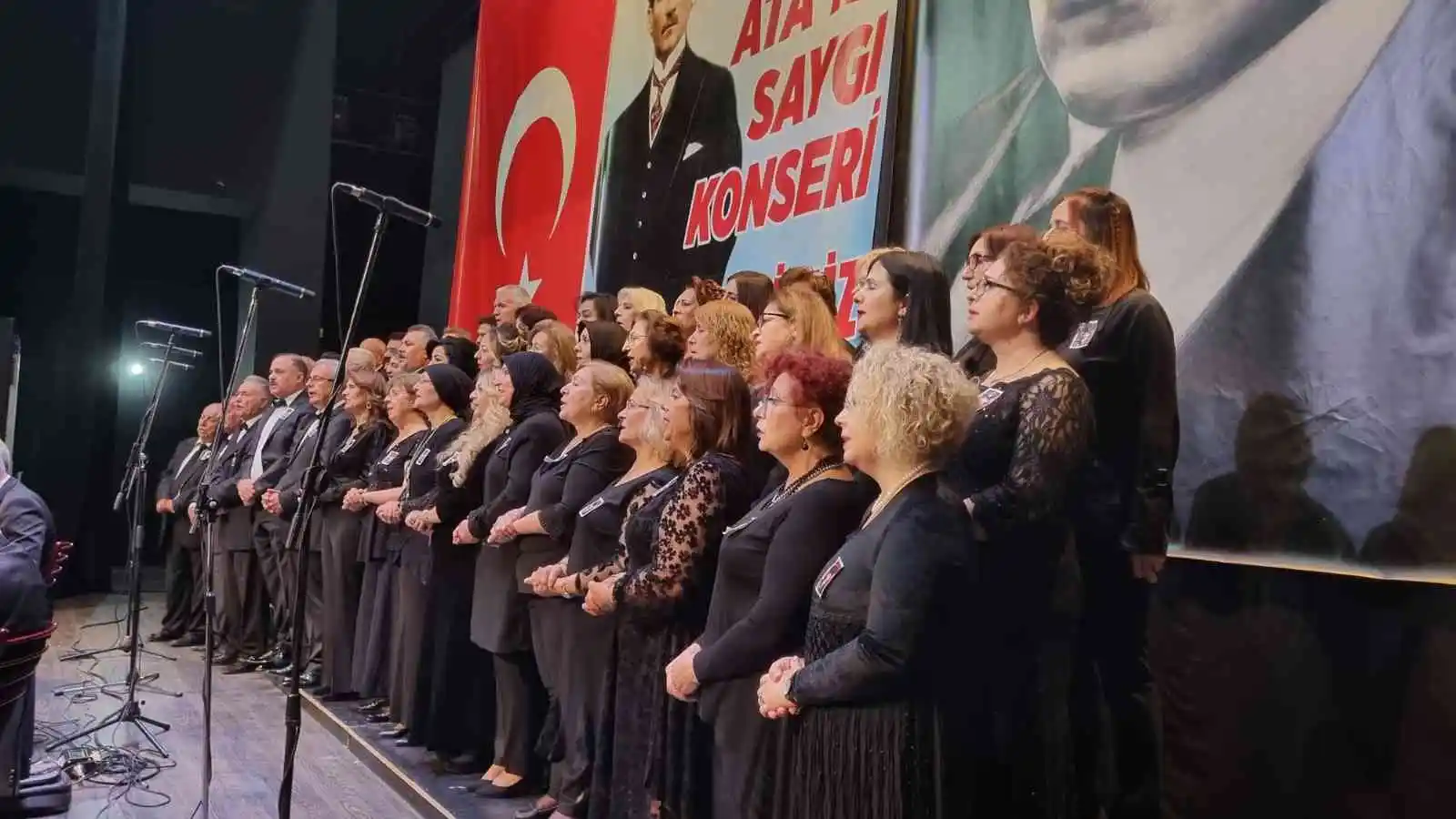 Aydın Büyükşehir Belediyesi Ata’ya saygı konseri düzenledi