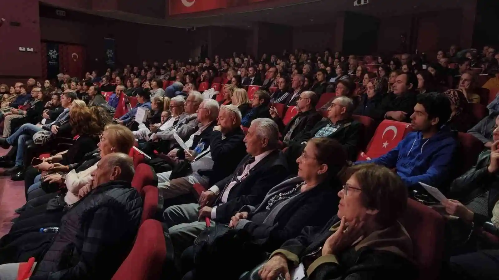 Aydın Büyükşehir Belediyesi Ata’ya saygı konseri düzenledi