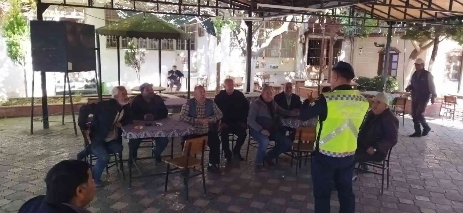 Aydın’da traktör sürücülerine jandarmadan eğitim