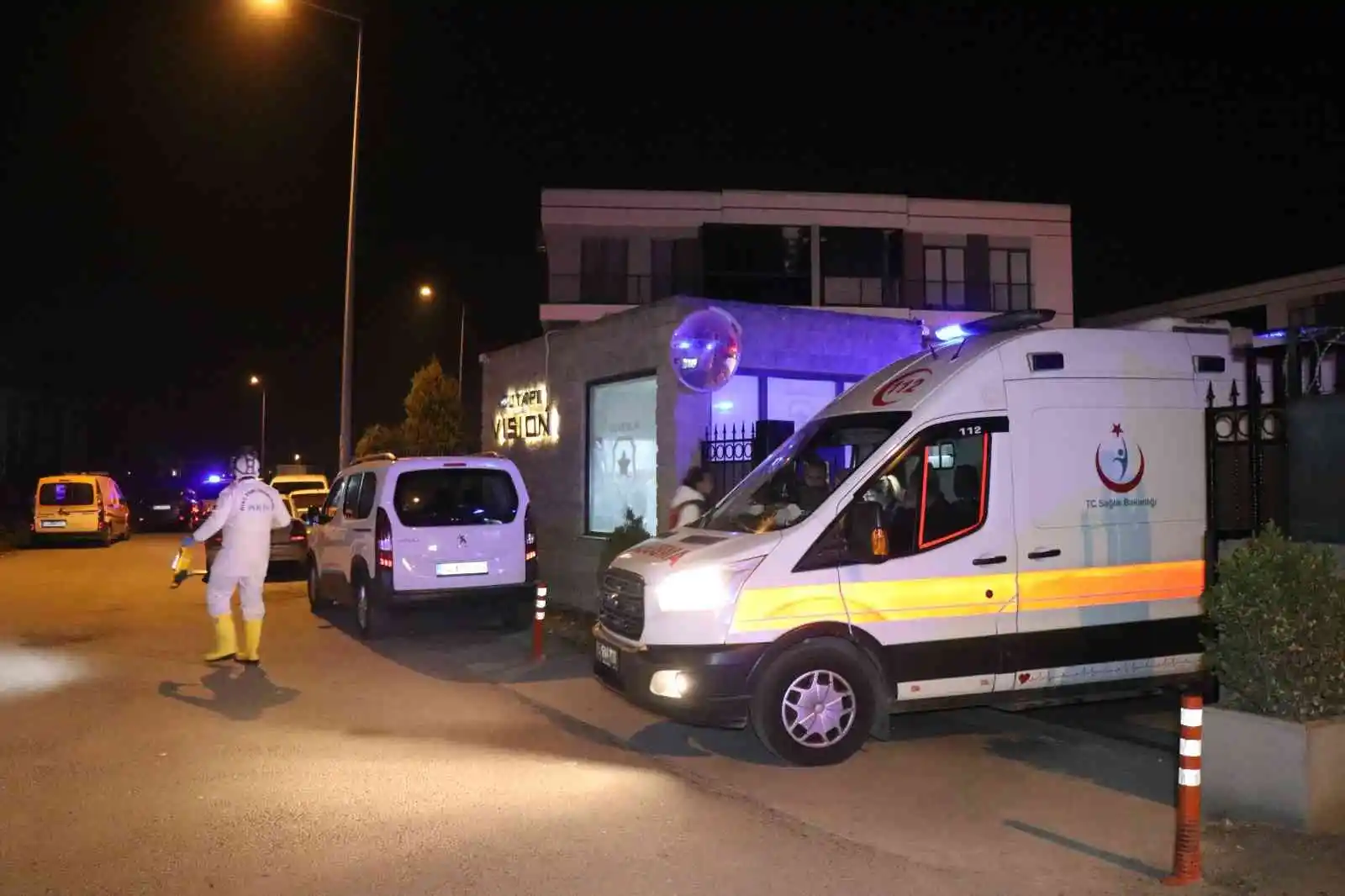 Ayrıldığı eşinin evinde kendini yaktığı iddiası