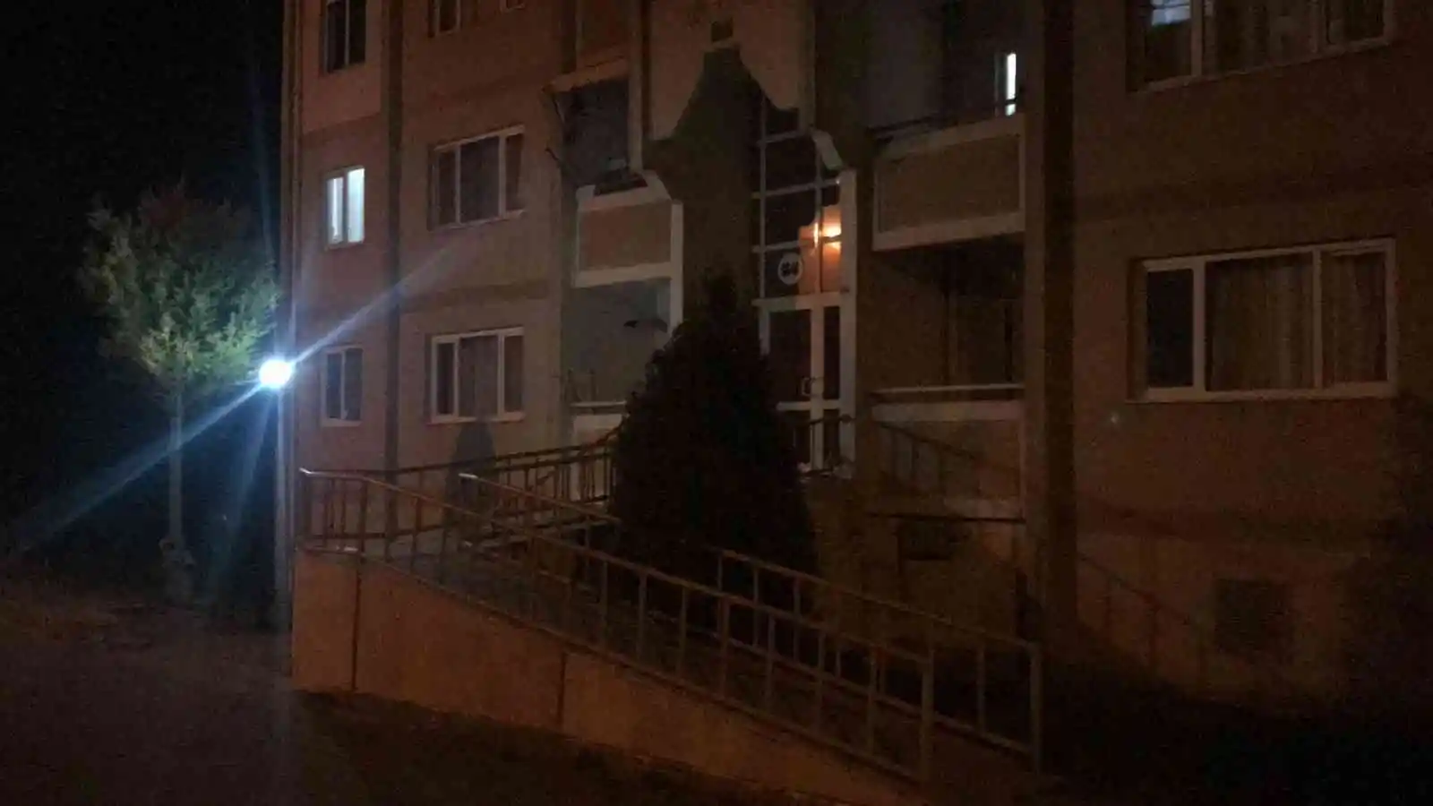 Babası tarafından boğazı sıkılan genç hayatını kaybetti