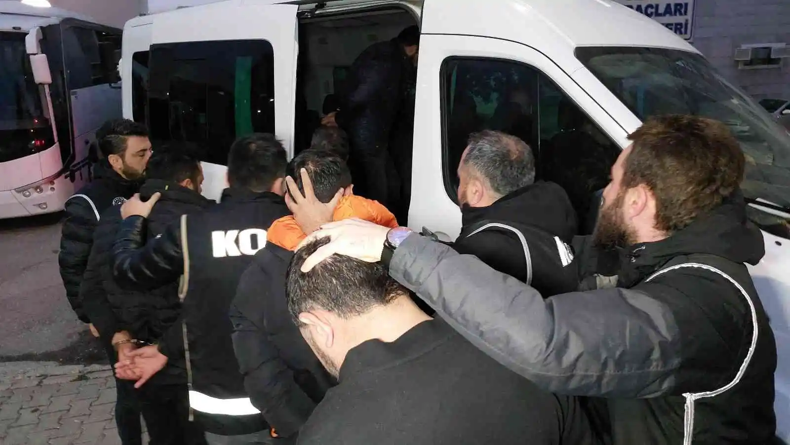 Bafra Ticaret Borsasına silahlı saldırıyla ilgili 5 kişi adliyeye sevk edildi