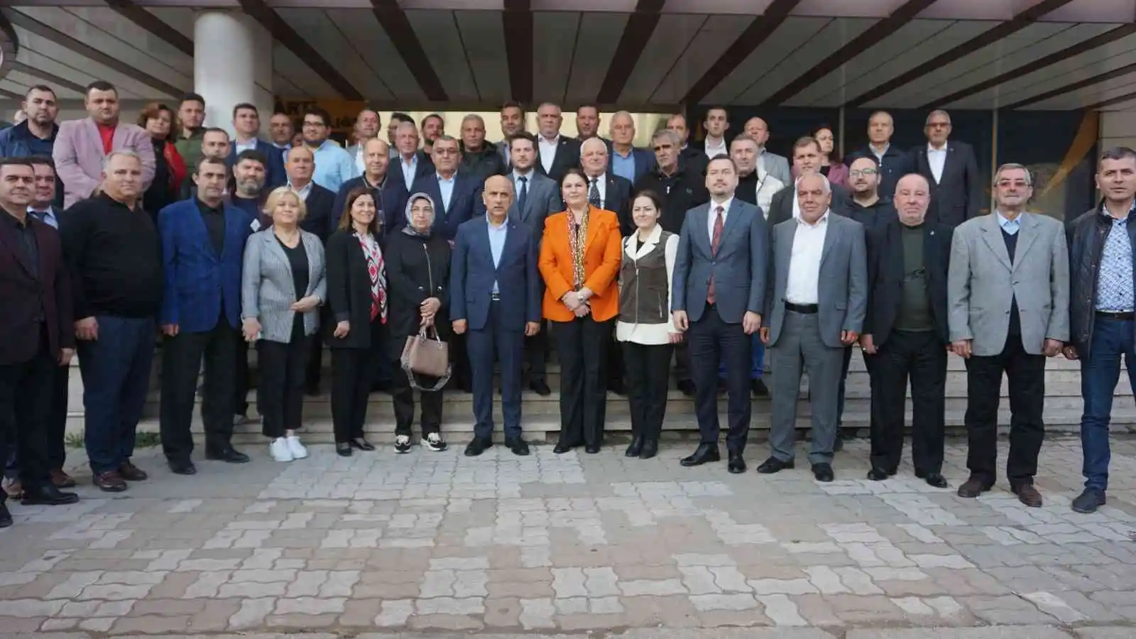 Bakan Kirişci, restorasyonu devam eden Selimiye’de incelemelerde bulundu