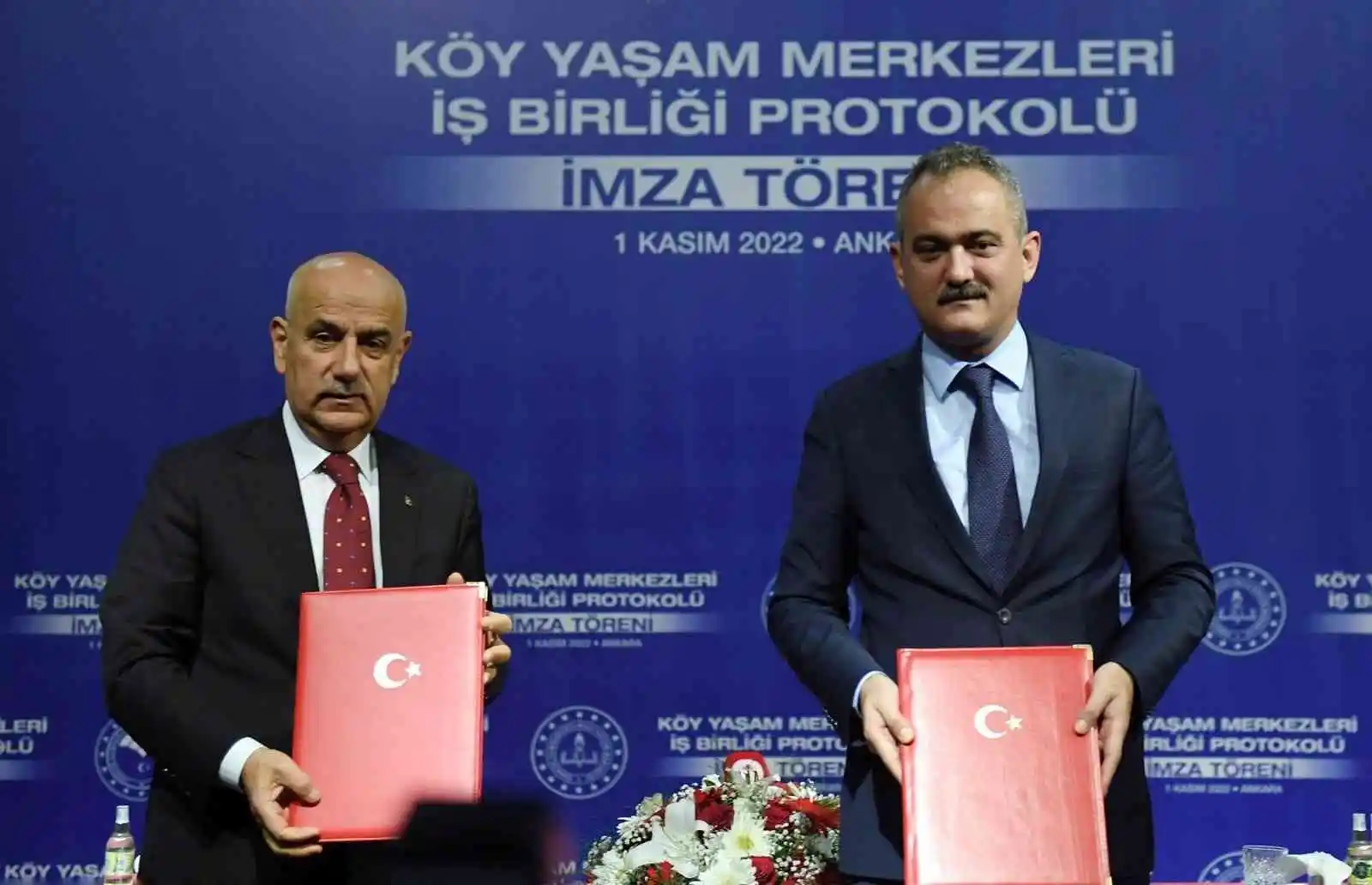 Bakan Özer: "Yıl sonuna kadar Türkiye'de kapalı hiçbir köy okulu kalmayacak"
