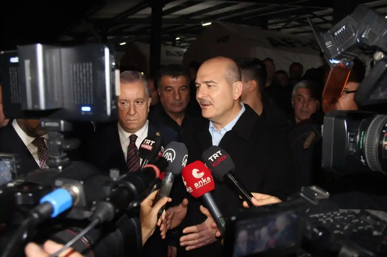 Bakan Soylu: "Birileri egzajere edebilir, birileri viral videolar hazırlayabilir ama biz 3 kişinin zihnine bunu sokalım yeter"
